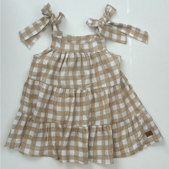 Girls Gingham Smocked Ruffle Dress - Picture 2 of 4